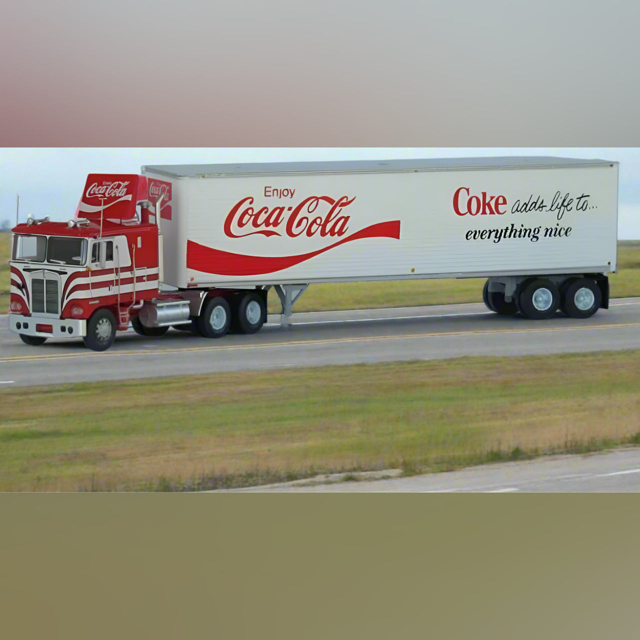 Trainworx N Scale Kenworth K100 & 40’ Trailer Coca-Cola
