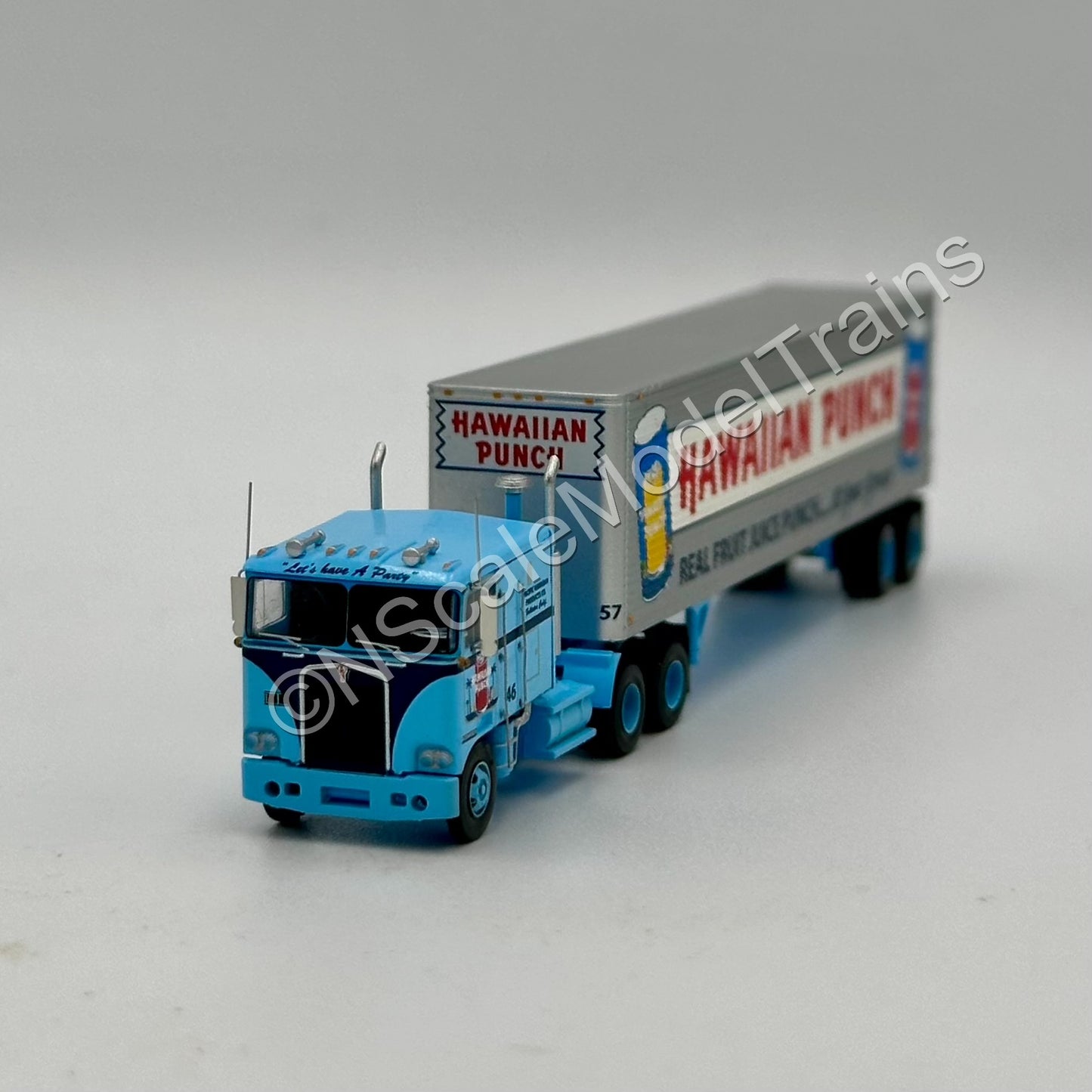 Trainworx N Scale Kenworth K100 & 40’ Trailer Hawaiian Punch