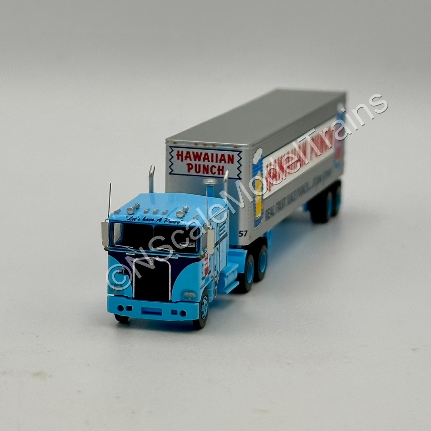 Trainworx N Scale Kenworth K100 & 40’ Trailer Hawaiian Punch